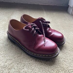 Dr. Martens Made in England 1461 red